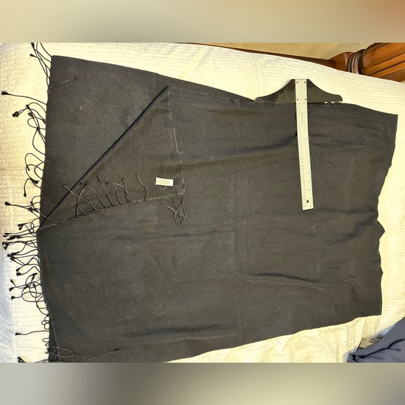 Pashmina Black Fringed Shawl - Picture 3 of 4